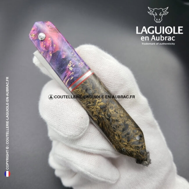 couteau laguiole bee back bi matière en loupe de sureau violette et fibre de carbone golden matter – ressort ciselé