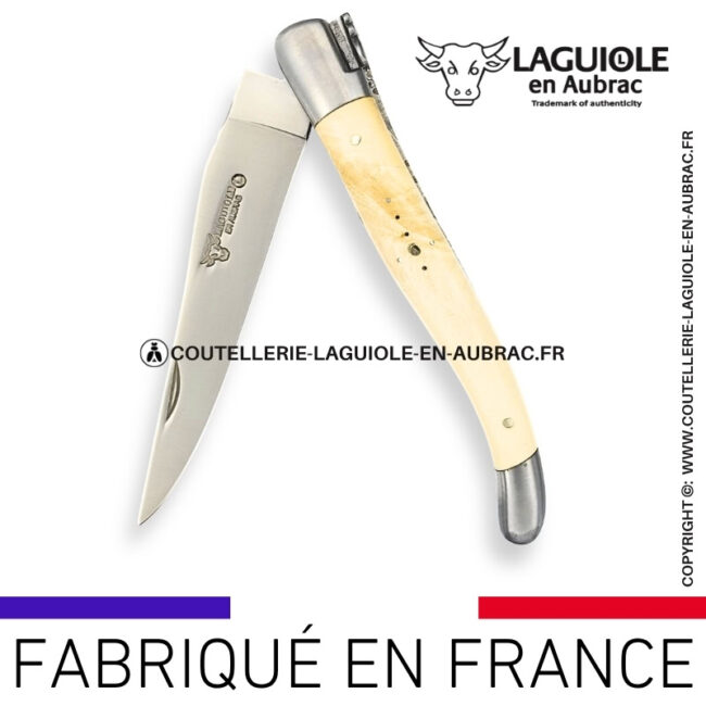 couteau laguiole en aubrac pliant en houx et finition satinée