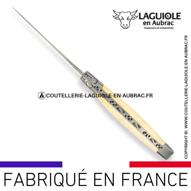 couteau laguiole en aubrac pliant en houx et finition satinée