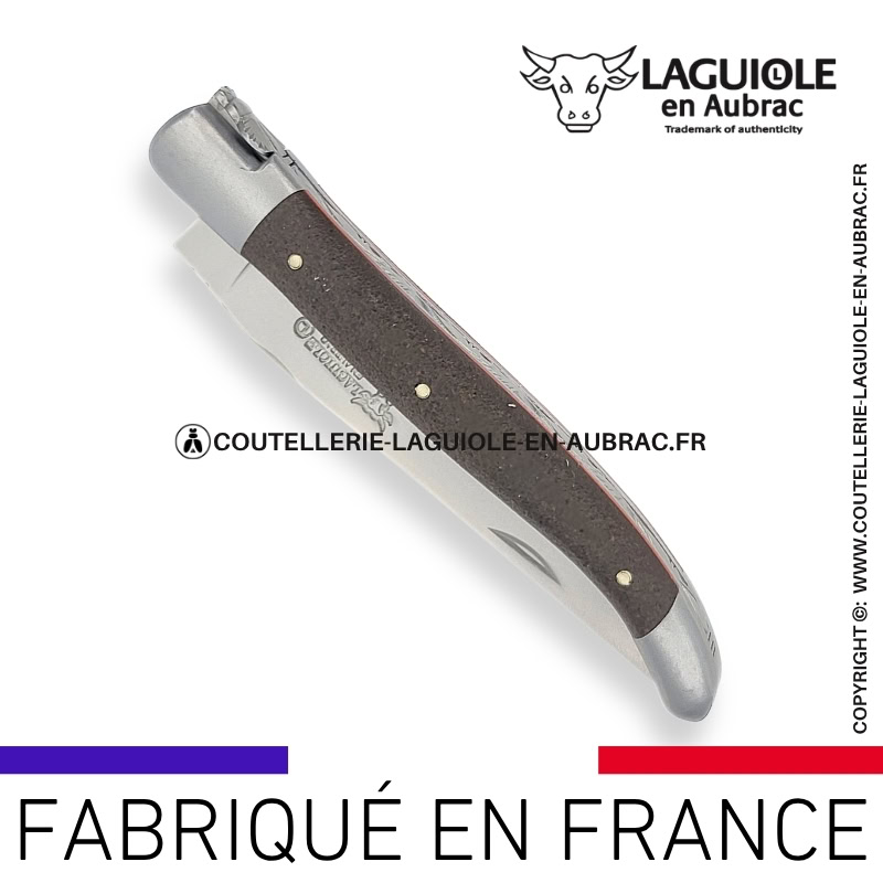 couteau laguiole en aubrac pliant en véritable terre d'aubrac et finition satinée