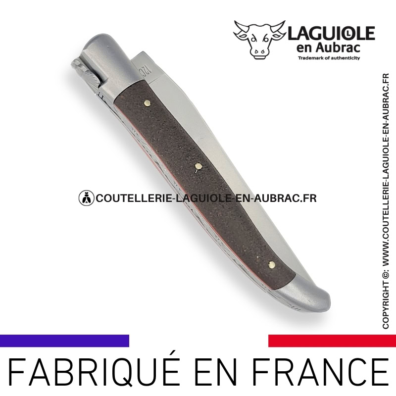 couteau laguiole en aubrac pliant en véritable terre d'aubrac et finition satinée
