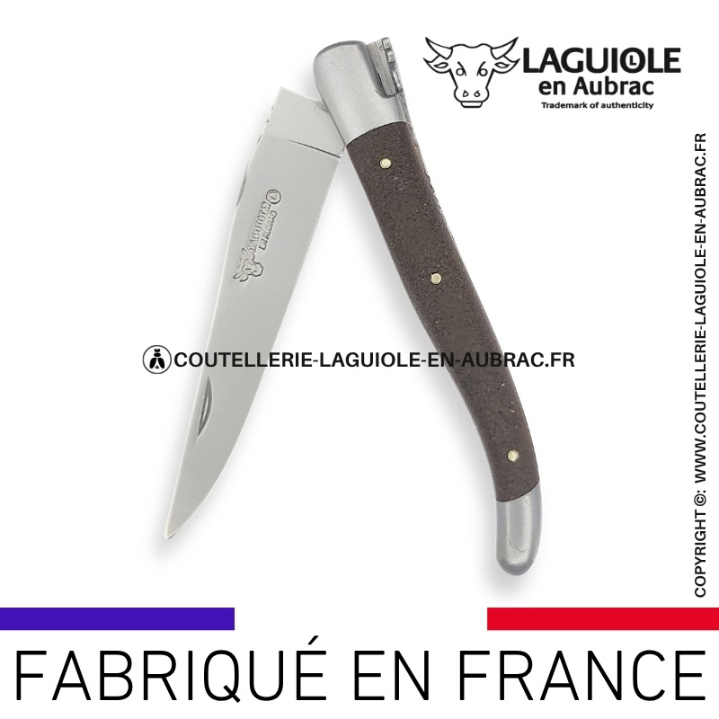 couteau laguiole en aubrac pliant en véritable terre d'aubrac et finition satinée