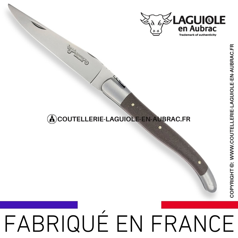 couteau laguiole en aubrac pliant en véritable terre d'aubrac et finition satinée