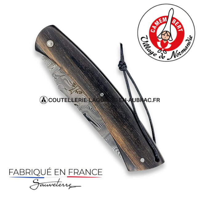 couteau le camembert lame damas aux platines guillochées en ebene
