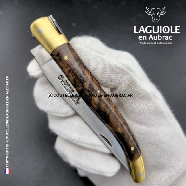 crépuscule fauve : couteau laguiole en ronce de noyer – mitres laiton et platines cuivre – abeille et ressort ciselés