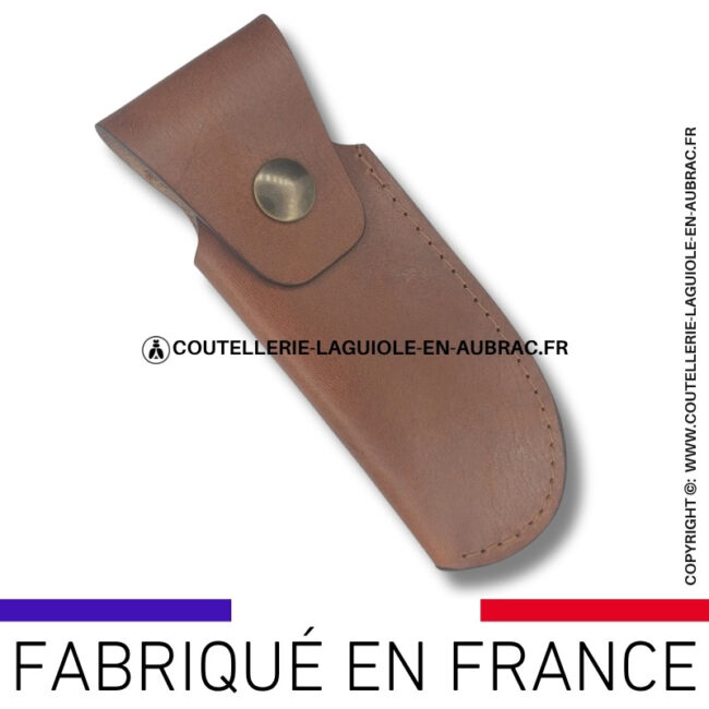etui cuir végétal noisette avec boucle large et passant ceinture