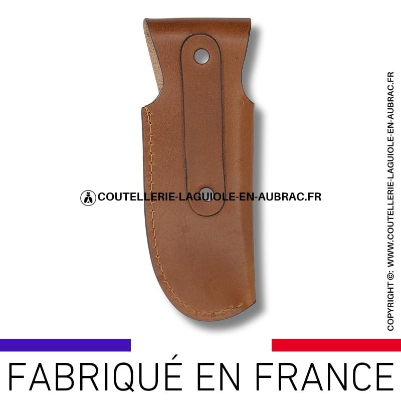 etui cuir végétal noisette avec boucle large et passant ceinture
