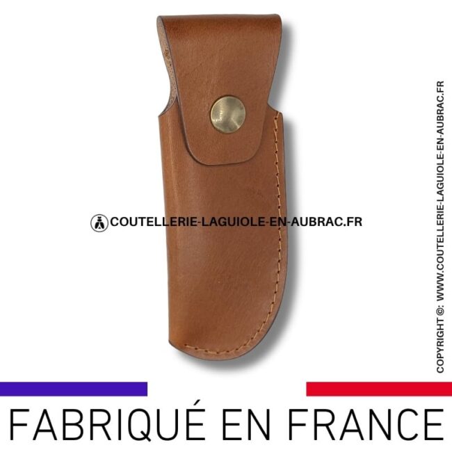 etui cuir végétal noisette avec boucle large et passant ceinture