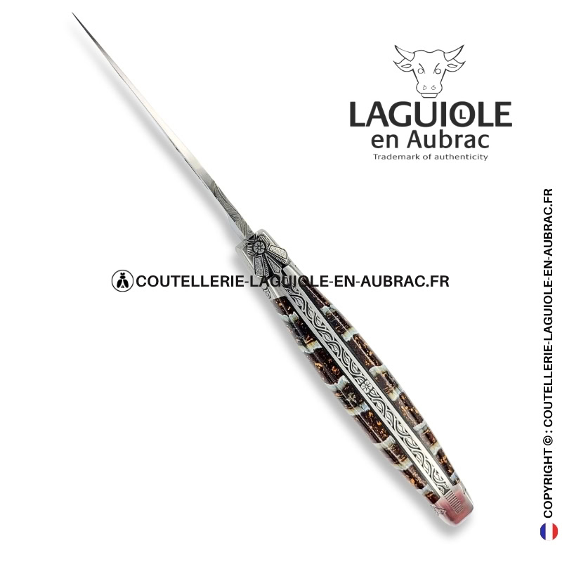 floraison fossile : couteau laguiole en molaire de mammouth – abeille sculptée – ressort et mitres ciselés