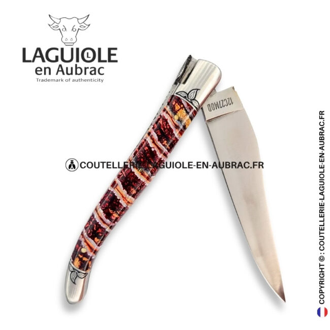 ivresse rouge : couteau laguiole en molaire de mammouth rouge – abeille sculptée – ressort et mitres ciselés