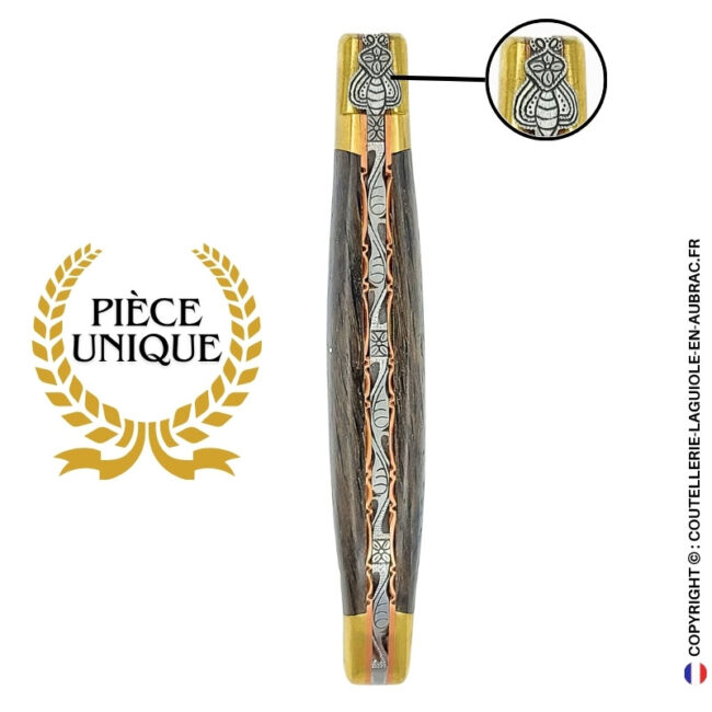 l'or des tourbières : couteau laguiole en bois de morta – mitres laiton et platines cuivre – abeille et ressort ciselés