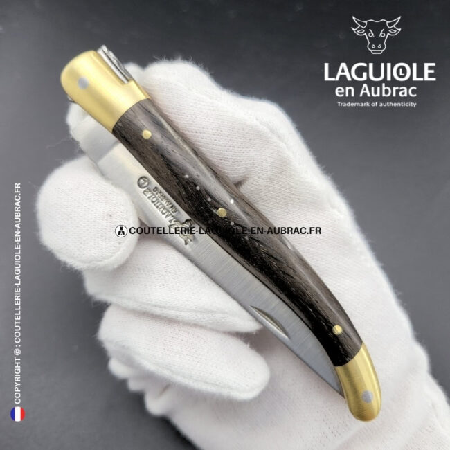 l'or des tourbières : couteau laguiole en bois de morta – mitres laiton et platines cuivre – abeille et ressort ciselés