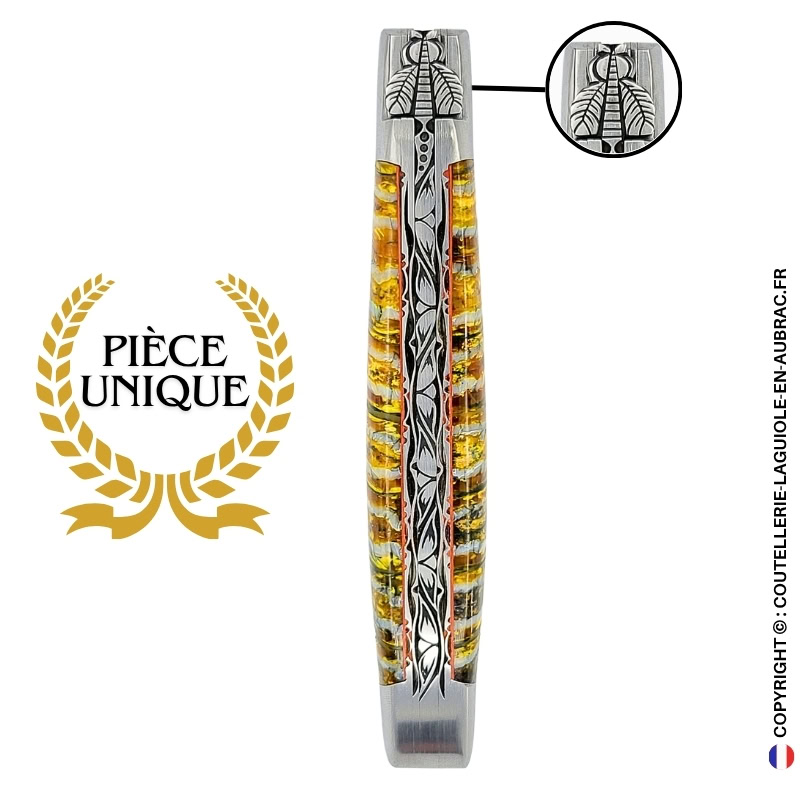 mille printemps d'ambre : couteau laguiole en molaire de mammouth jaune – doubles platines ciselées – abeille sculpté