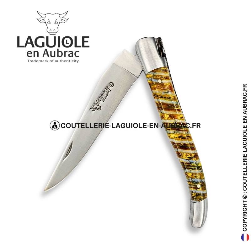 mille printemps d'ambre : couteau laguiole en molaire de mammouth jaune – doubles platines ciselées – abeille sculpté