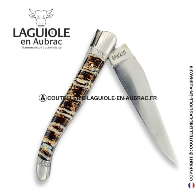 nœud du nord : couteau laguiole en molaire de mammouth marron – abeille sculptée – ressort et mitres ciselés d