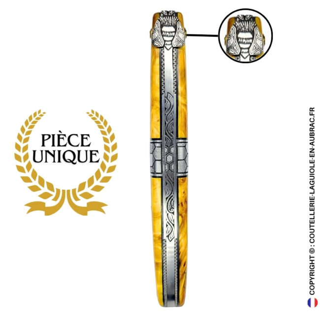 ruche d'ambre : couteau laguiole en loupe d'Érable stabilisée – abeille sculptée – ressort et mitre centrale ciselés