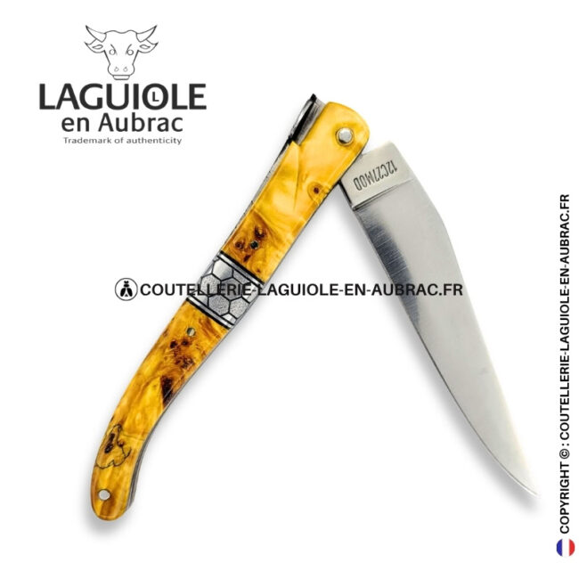 ruche d'ambre : couteau laguiole en loupe d'Érable stabilisée – abeille sculptée – ressort et mitre centrale ciselés