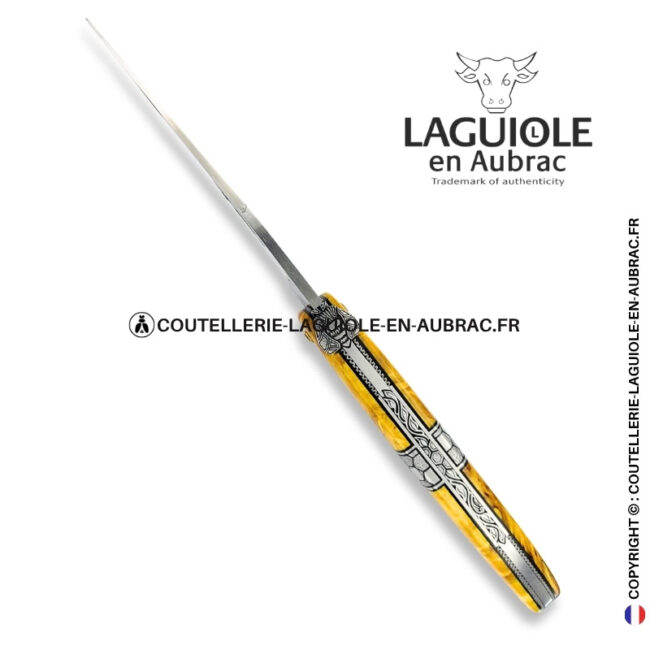 ruche d'ambre : couteau laguiole en loupe d'Érable stabilisée – abeille sculptée – ressort et mitre centrale ciselés