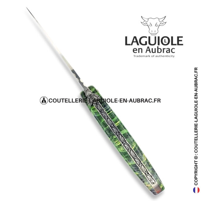 vert d'ondine : couteau laguiole plein manche en loupe de sureau verte – abeille sculptée – ressort ciselé